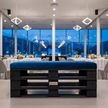 Аренда Банкетка из паллет обожженная с синей подушкой в Sochi Marriott Krasnaya Polyana — ART SPACE