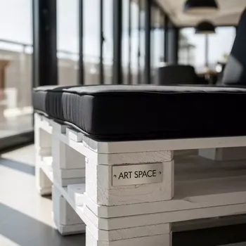 Аренда Банкетки из паллет белые с черной подушкой в ресторане «Sanremo» — ART SPACE