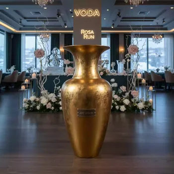 Аренда Ваза золотая антик 98 см в ресторане «Voda» — ART SPACE