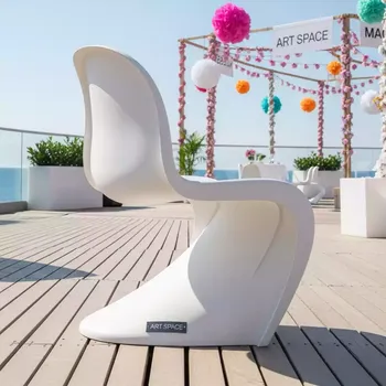 Аренда Стул Panton chair белый в ресторане «Магеллан» — ART SPACE