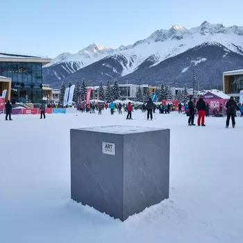 Аренда Элемент декора Stone 21,5 см квадратный на Медальной площади — ART SPACE