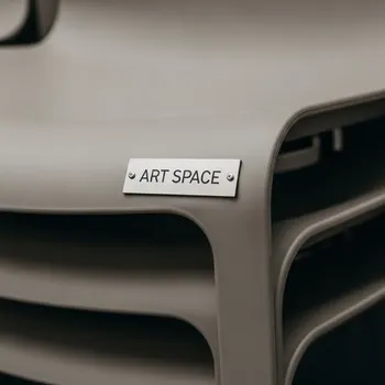 Аренда Кресла Berlin пластик в Mövenpick Hotel — ART SPACE