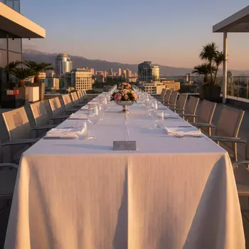 Аренда Скатерть прямоугольная белая "Жаккард" в Courtyard by Marriott Sochi — ART SPACE