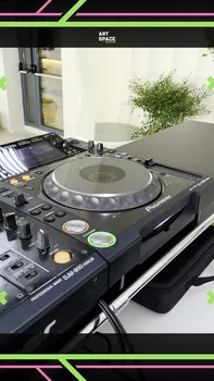 Профессиональный DJ-сет и сценический подиум
