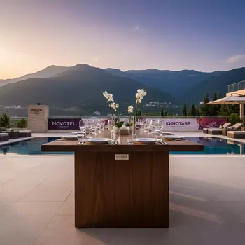 Аренда Стол обеденный деревянный раздвижной Zorritos в Novotel Resort — ART SPACE