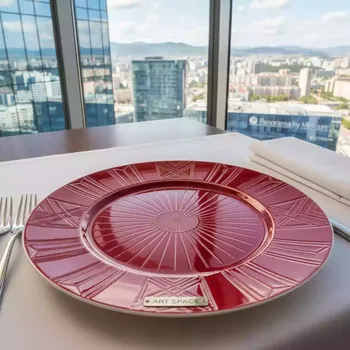 Аренда Тарелка Узоры красная в Panorama by Mercure — ART SPACE