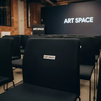 Аренда Стулья мягкие черные в Delta Sirius — ART SPACE