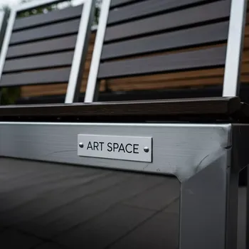 Аренда Скамья металлическая трехместная Orlando в пляжном клубе Del Mar — ART SPACE