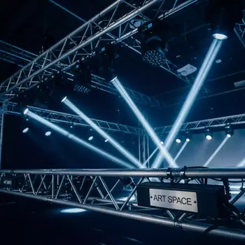 Аренда Прожектор PAR 64 1W в Зимнем театре — ART SPACE
