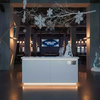 Аренда Стойка промо белая 50х120х115 см в казино «Сочи» — ART SPACE