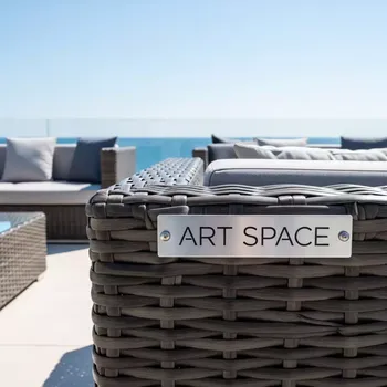 Аренда Шезлонг лежак плетеный с матрасом Vino в Radisson Collection Paradise — ART SPACE