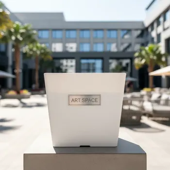 Аренда Кашпо Prosperplast Urbi Square 11,4 5 л белое в Courtyard by Marriott Sochi — ART SPACE