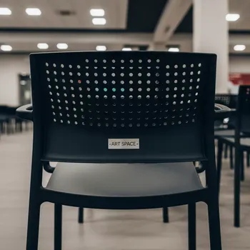 Аренда Кресло пластиковое Pacific черное в Маринс Парк Отеле — ART SPACE