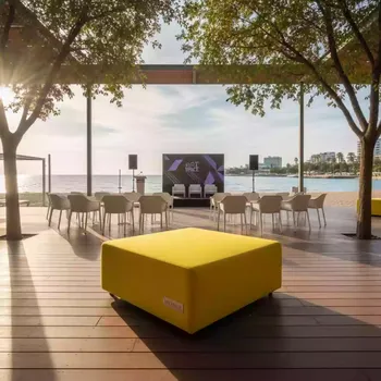 Аренда Пуфик треугольный желтый SHAPE в пляжном клубе Del Mar — ART SPACE