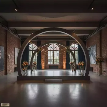 Аренда арочной сцены металлик 4х3 м в Boutique Hotel PORTUM 1905 — ART SPACE