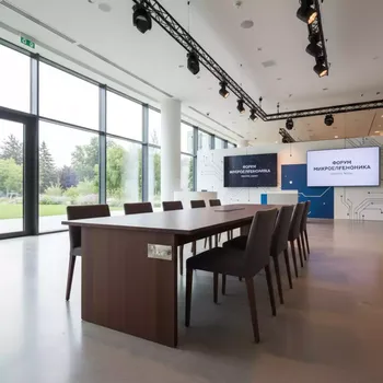 Аренда Комплект мебели KARL с обеденным столом коричневый в Novotel Resort — ART SPACE