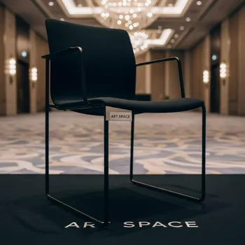 Аренда Стул Вольтер Story черный в гранд-отеле «Жемчужина» — ART SPACE