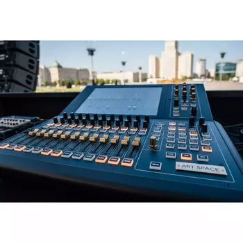 Аренда Микшерный пульт iLive T112 на Медальной площади — ART SPACE