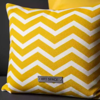 Аренда Подушка желтая Zigzag Yellow в ресторане «Магадан» — ART SPACE