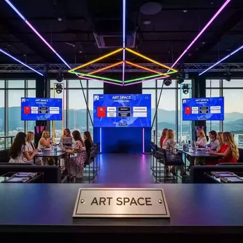 Аренда Квиз женский международный в Panorama by Mercure — ART SPACE