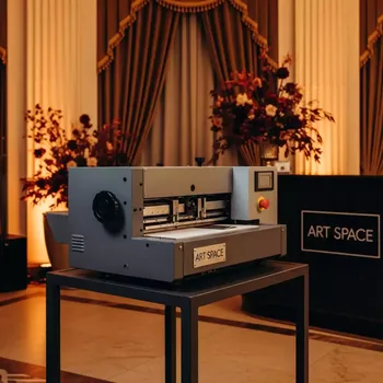 Аренда Буклетмейкер Vektor HD ZY2 на подставке в Mantera Supreme — ART SPACE