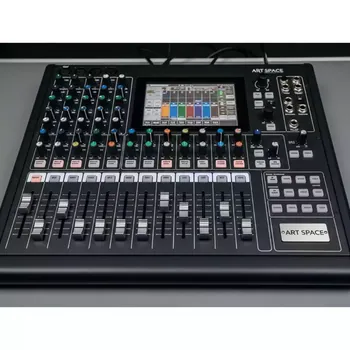 Аренда Микшерный пульт цифровой Behringer X32 в ОКЦ «Галактика» — ART SPACE