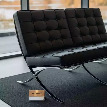 Аренда Диван черный Barcelona Loveseat sofa в Panorama by Mercure — ART SPACE
