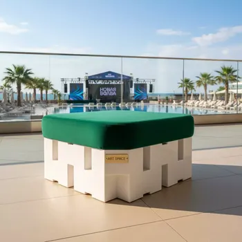 Аренда Пуф пластиковый Komodo Pouf с подушкой в Sport Inn Hotel & Wellness — ART SPACE