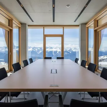 Аренда Стол с каналом для протяжки проводов Arki Table CC Wood на площадке Rosa Peak (2320м) — ART SPACE