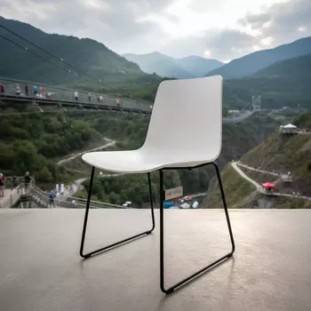Аренда Кресла Mandoza белое с черным каркасом в Skypark Sochi — ART SPACE