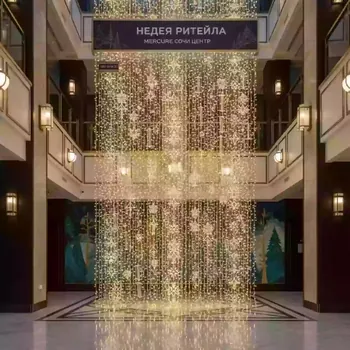 Аренда Гирлянда светодиодная Занавес Winter Glade 200 ламп в Mercure Сочи Центр — ART SPACE