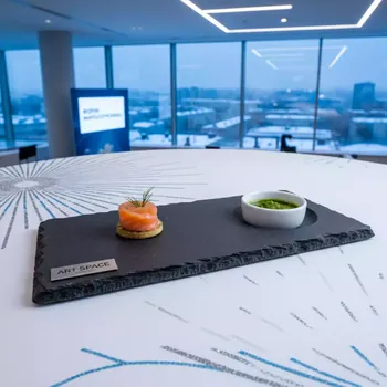 Аренда Блюдо для комплимента из Блюдо базальта с выемкой 14х8 см в Panorama by Mercure — ART SPACE