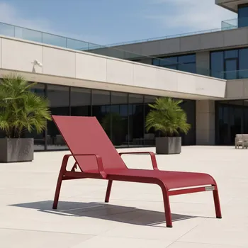Аренда Шезлонг с подлокотниками Red в Cosmos Sochi Hotel — ART SPACE