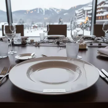 Аренда Тарелка подстановочная Кампиэлло в Sochi Marriott Krasnaya Polyana — ART SPACE