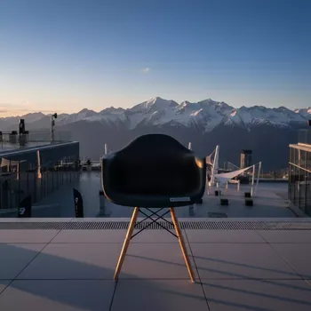Аренда Стул дизайнерский Eames стиль DSW DAR black черный на площадке Rosa Peak (2320м) — ART SPACE