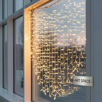 Аренда Гирлянда занавес Winter Glade 138 ламп теплый белый СВ123 в Gamma Sirius — ART SPACE