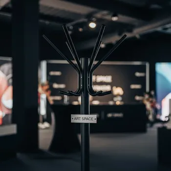 Аренда Стойка гардеробная Wardrobe в парке «Ривьера» — ART SPACE