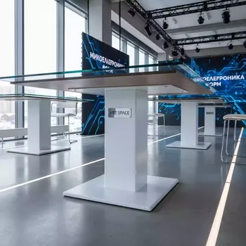 Аренда Подстолье T 12 белый в Panorama by Mercure — ART SPACE