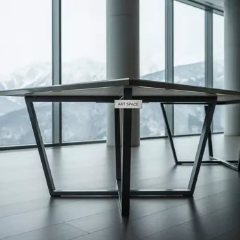 Аренда Стол металлический обеденный в Courtyard by Marriott Sochi — ART SPACE