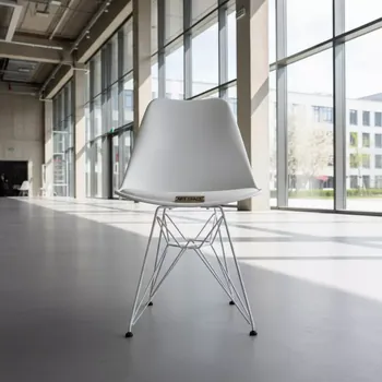 Аренда Стул дизайнерский Eames стиль DSW металл белый в Университете «Сириус» — ART SPACE