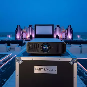 Аренда Проекционный экран Draper Luma 2 NTSC 3 4 на пляже «Ривьера» — ART SPACE