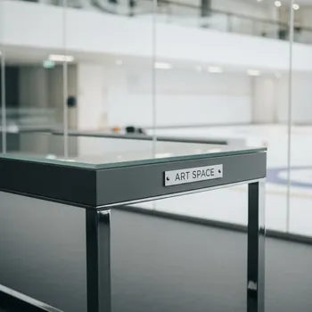 Аренда Столы серые стеклянные в Керлинговом центре «Ледяной куб» — ART SPACE