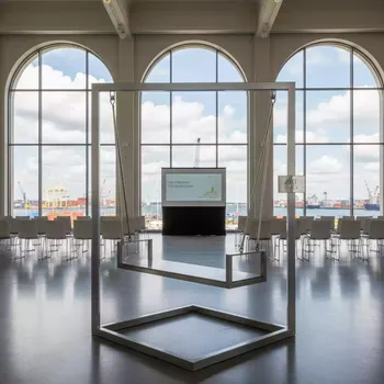 Аренда Качели садовые Heaven без подушек в зале «Чайка» (Морпорт) — ART SPACE