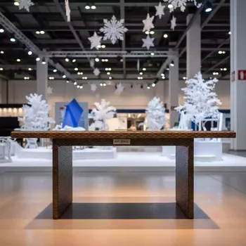 Аренда Обеденный стол коричневый искусственный ротанг FIONA в Delta Sirius — ART SPACE