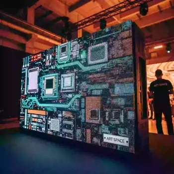 Аренда Светодиодный экран серии M Plus 5х4 м в Red Arena — ART SPACE