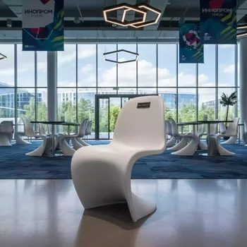 Аренда Стул белый Panton Chair пластиковый в Sport Inn Hotel & Wellness — ART SPACE