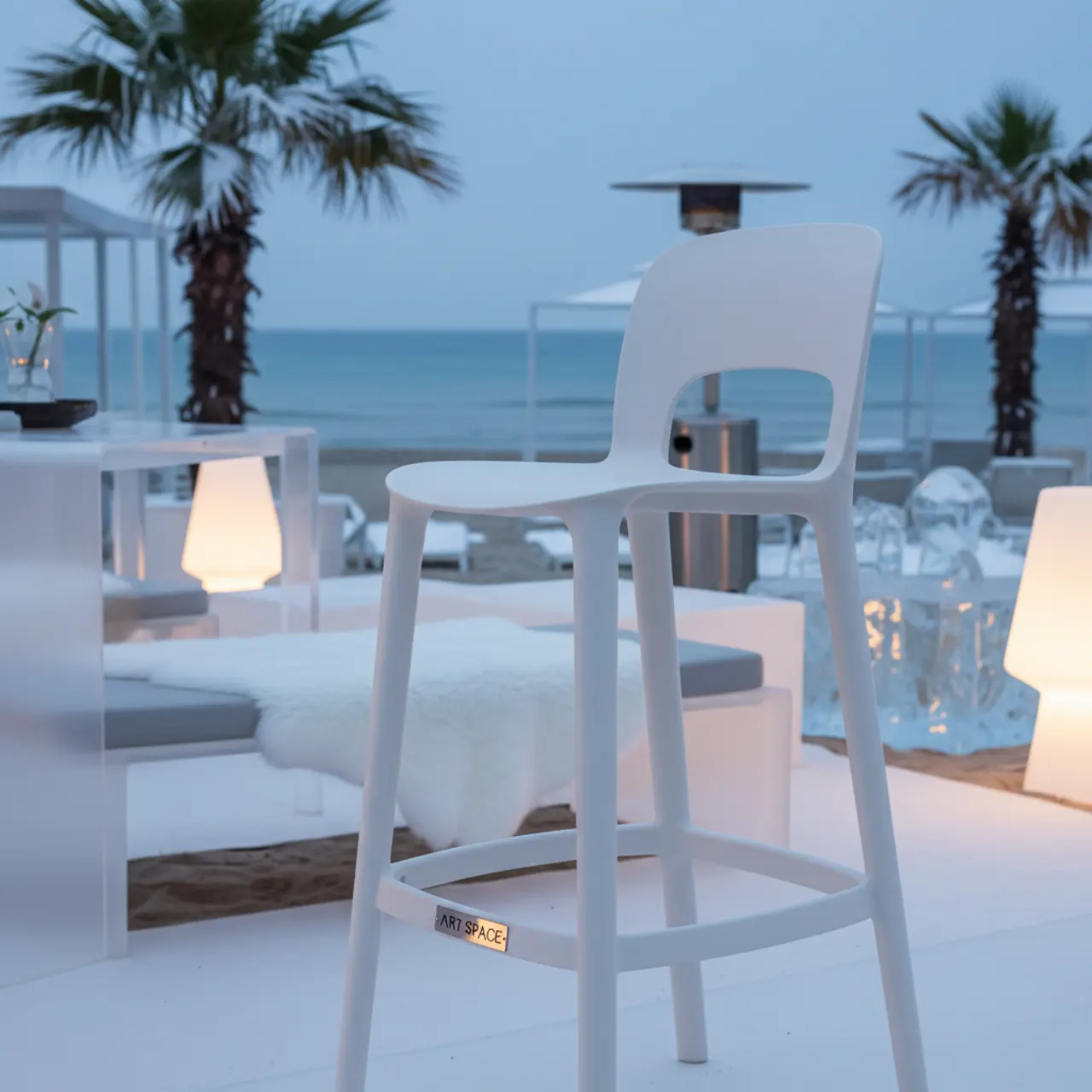 Табурет пластиковый барный Brooklyn Basic