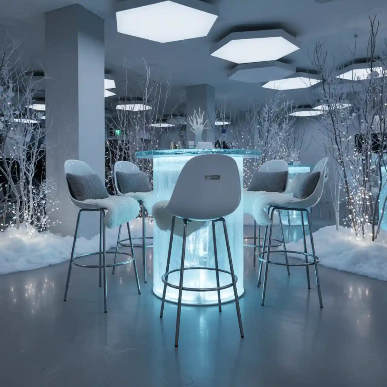 Стул пластиковый полубарный Joy S Bar