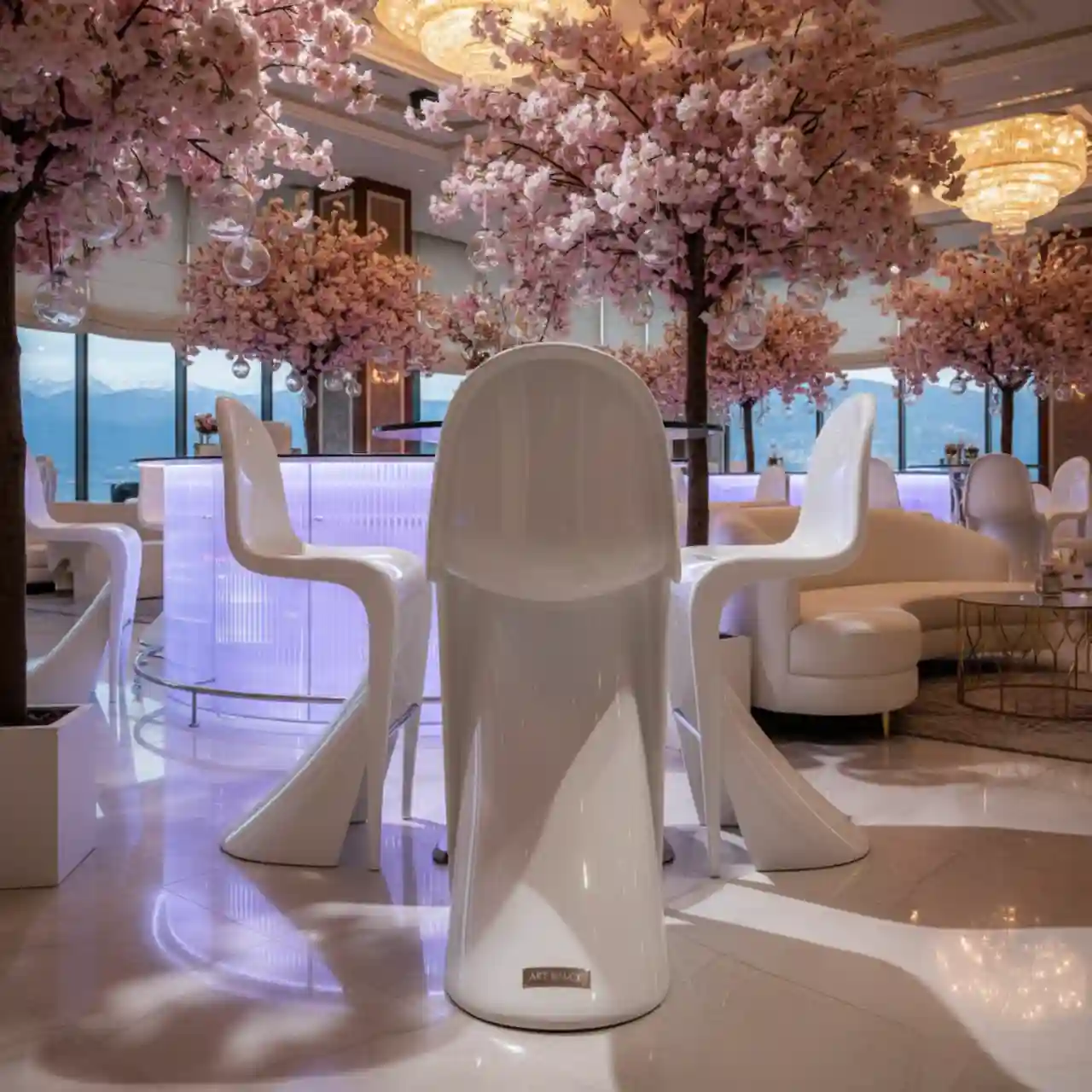 Стул барный пластиковый Lido