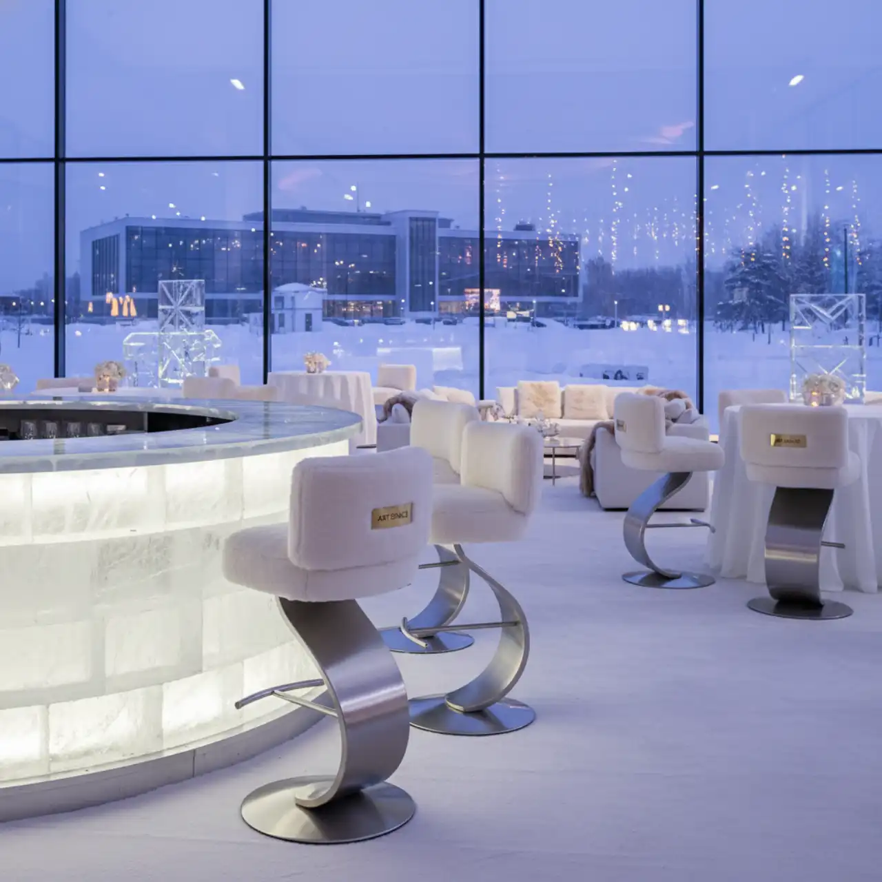 Стул барный Saturn